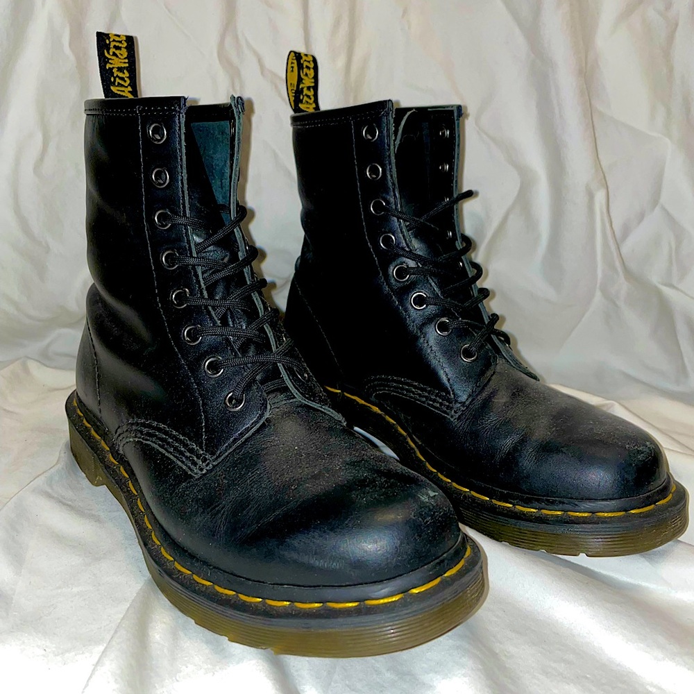 Dr Martens 1460 Women’s smooth leather lace up